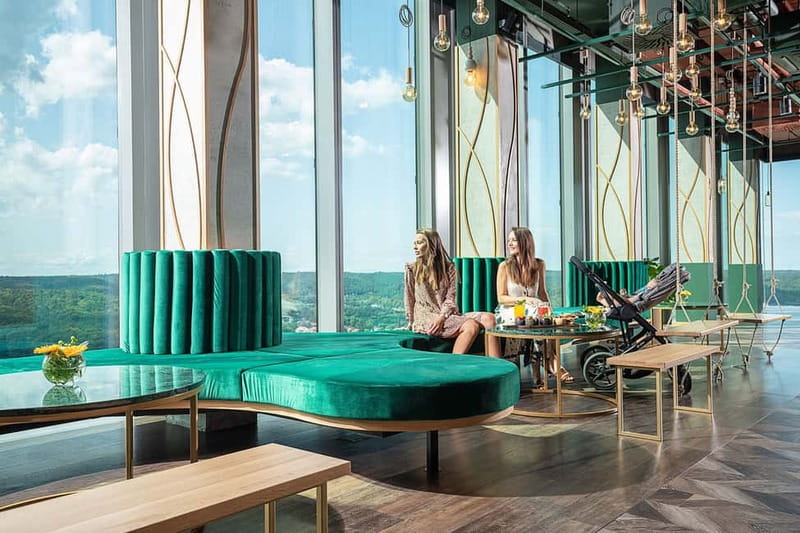 Gdańsk: Olivia Star Sky-High Views, Dinner, and Cocktails - Starting among 4,000 tropical plants
