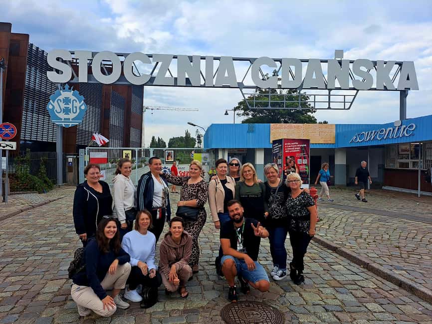 Gdansk: Top Unlimited Beer & Highlights Tour by Golf Buggy - The Motława waterfront and historic port