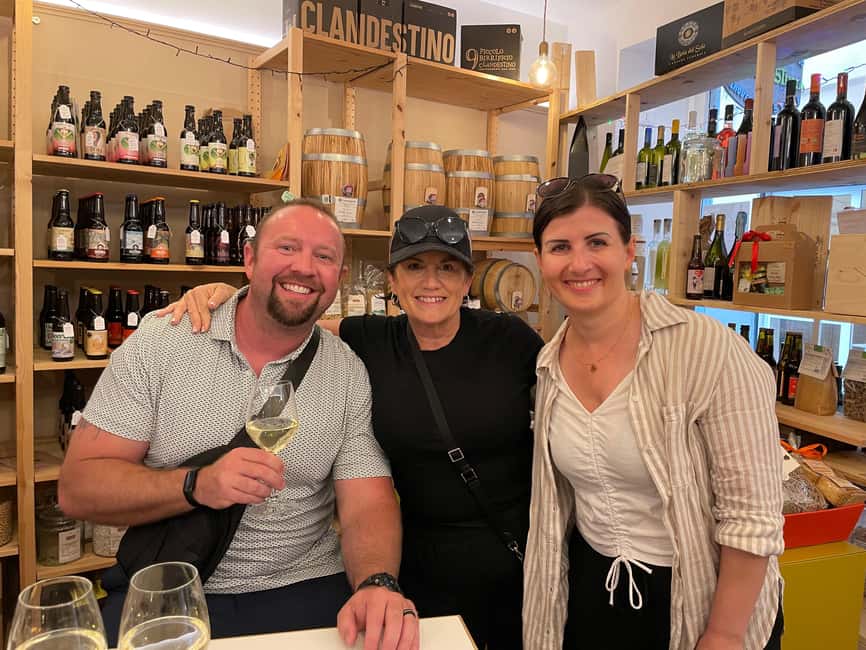 Genoa: Food and Wine Tasting Walking Tour - Focaccia, farinata, and the first bakery stop