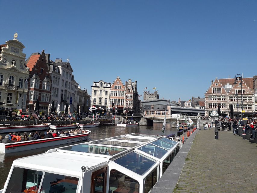 Ghent: Beer and Sightseeing Adventure - A tiny tavern for geneva gin