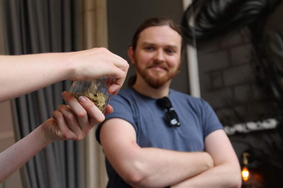 Glasgow: Pubs & History Guided Walking Tour with Beer - Glasgow’s skyline, built one pint at a time