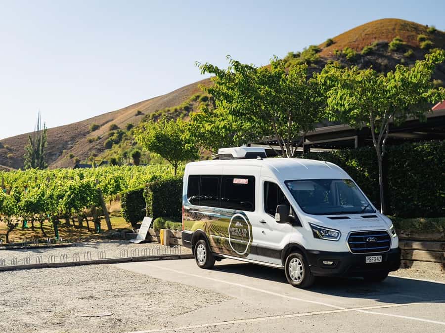 Gourmet Food and Wine Tour with Lunch and Wine Tastings - The road through the Kawarau Gorge