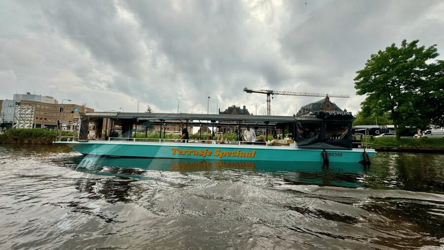 Groningen: Terrace Boat Experience with a Cozy Bar - The roof is the key comfort feature