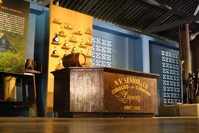Guided Tour at the Curaçao Liqueur Distillery - The shop and buying bottles at the source