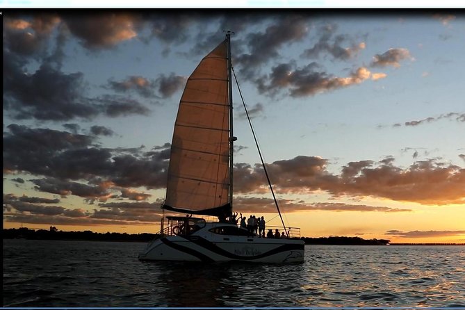 Hervey Bay Champagne Sunset Sail - Looking for dolphins and turtles