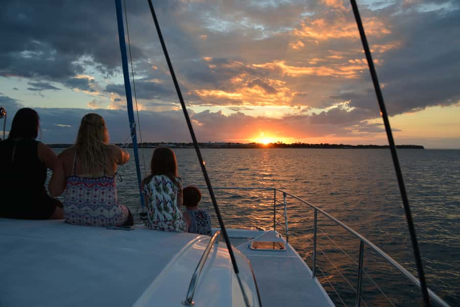 Hervey Bay Champagne Sunset Sail - Weather, timing, and practical planning