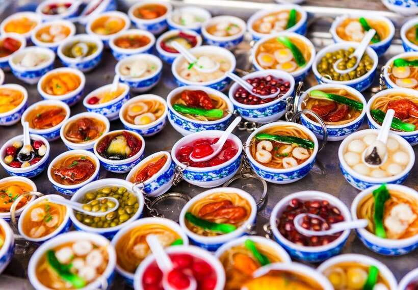 Hoi An: Sunset Food Tasting Tour - Why an evening food walk suits Hoi An