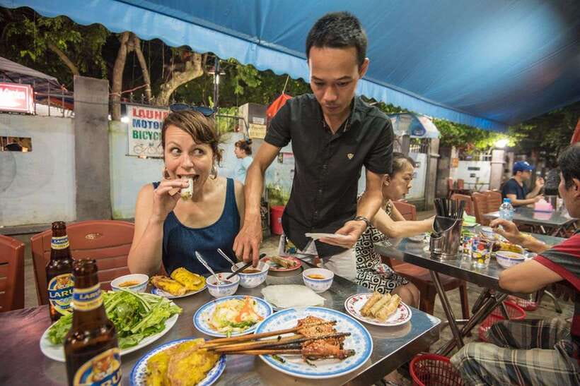 Hoi An: Sunset Food Tasting Tour - BBQ pork, rice paper, and the pleasure of assembling your own bite