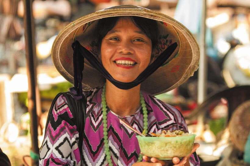 Hoi An: Sunset Food Tasting Tour - Old Town ingredients and central Vietnamese food traditions