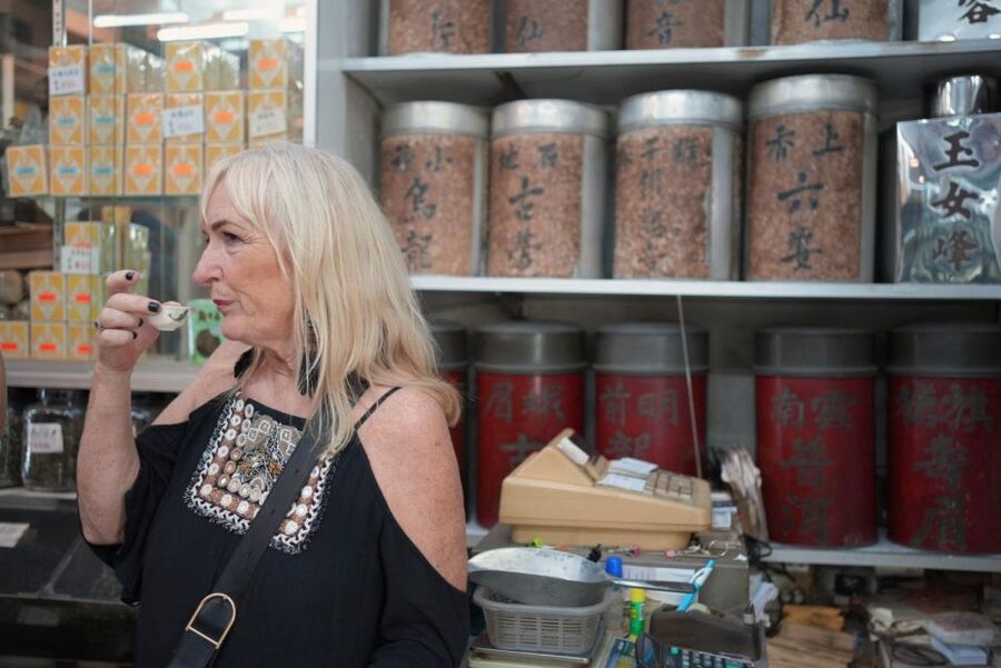 Hong Kong: Street Food Tasting Tour in Old Town Central - Graham Street Market and old-town texture