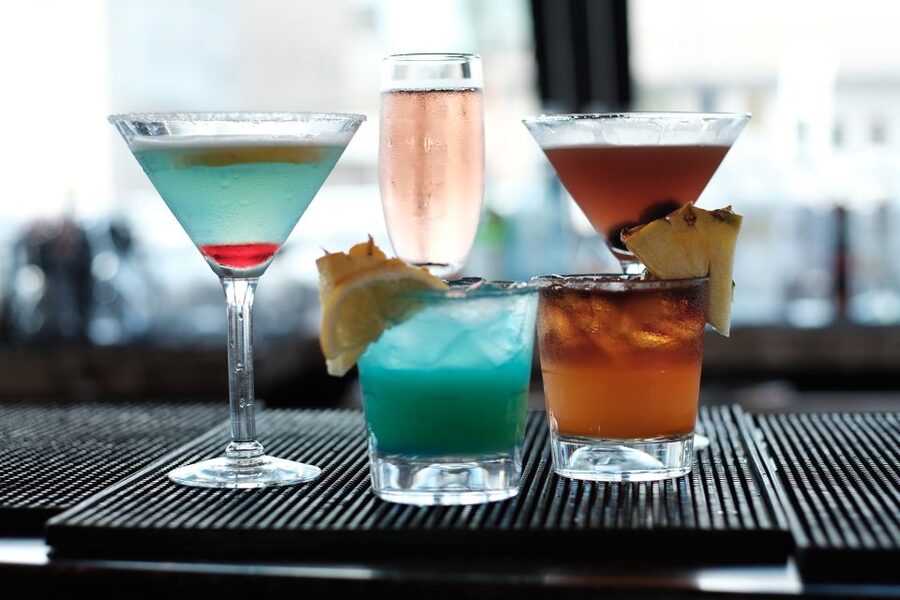 Honolulu: Waikiki Sunset and Cocktail Cruise - Why Diamond Head makes this route worthwhile