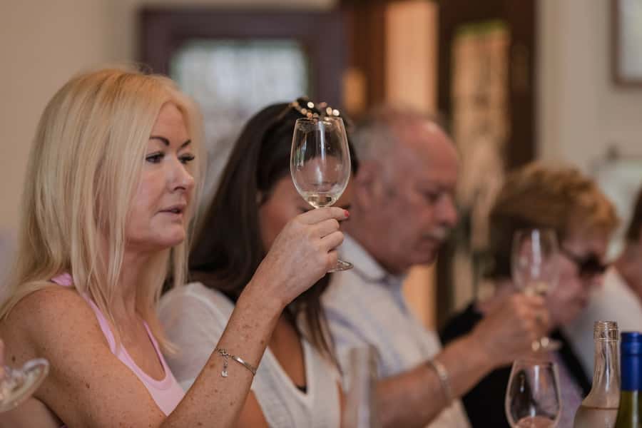 Hunter Valley: Uncork the Hunter Full-Day Wine Tour - A full Hunter Valley day built around variety