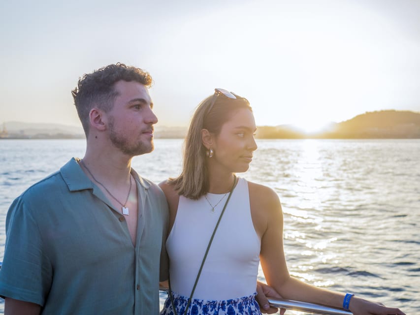 Jávea: 90-Minute Sunset Cruise with Glass of Cava - Leaving Jávea port before sunset