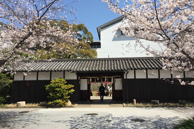 KOBE Sake Tasting Tour at Breweries (tasting fee included) - What the guides add to the experience