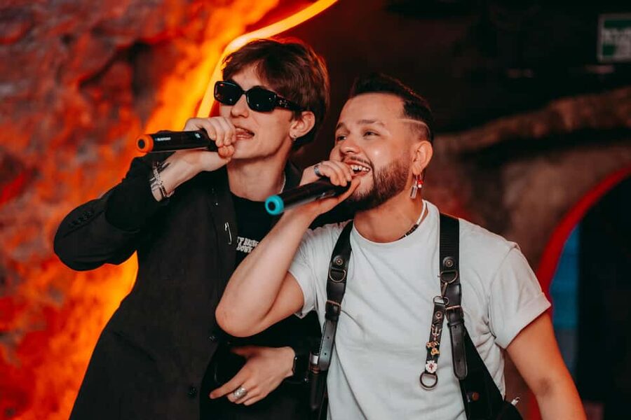 Krakow: 6 pm Tipsy Bar Tour With Karaoke+Twist (Thu-Fri-Sat) - Who will enjoy this most?