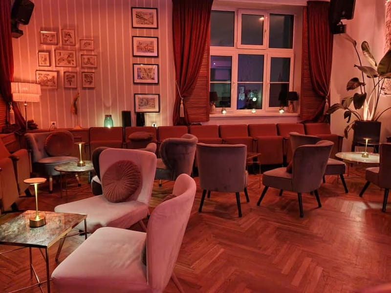 Krakow: Hidden Rooftop Bar Reservation with 1 Cocktail - The atmosphere inside SIX
