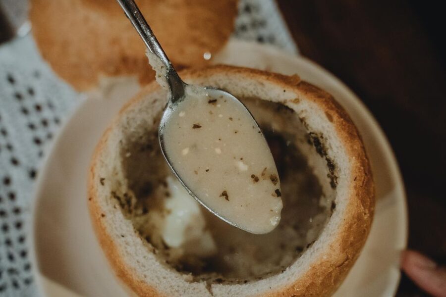 Krakow: Traditional Polish Food and Drinks Tasting Tour - Starting with obwarzanek and Grodzka Street snacks