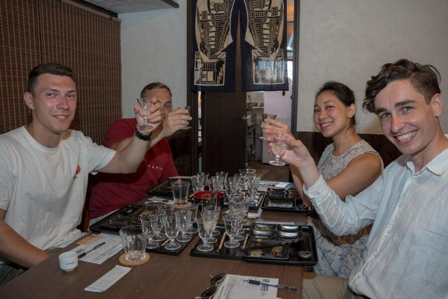 Kyoto: Insider Sake Brewery Tour with Sake and Food Pairing - Why Fushimi is the right place to learn sake