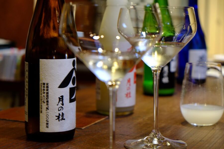 Kyoto: Insider Sake Experience with 7 Tastings and Snacks - Learning to read a Japanese sake bottle