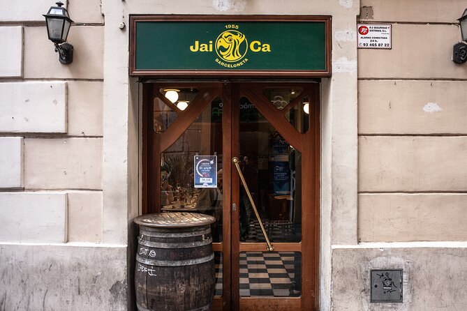 La Barceloneta Tapas & Wine & Drinks Tour in Barcelona - Timing, meeting point, and walking