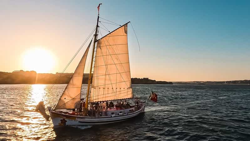 Lagos: Sunset Sail aboard a Traditional Boat with Prosecco - How the Prosecco service works