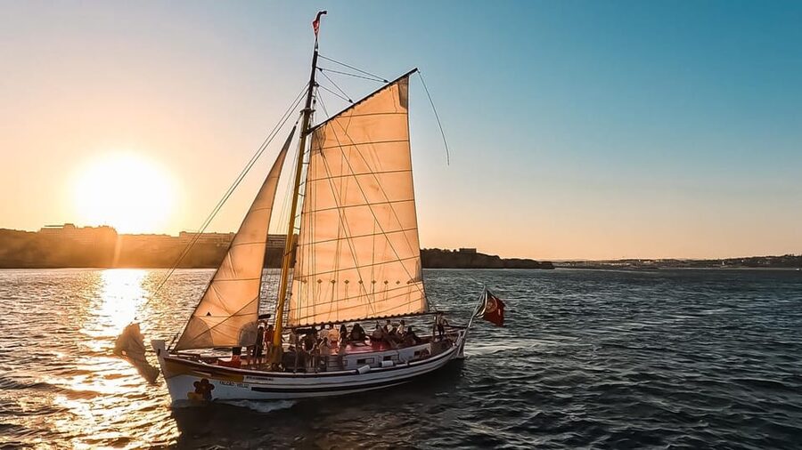 Lagos: Sunset Sail aboard a Traditional Boat with Prosecco - Who should book it?