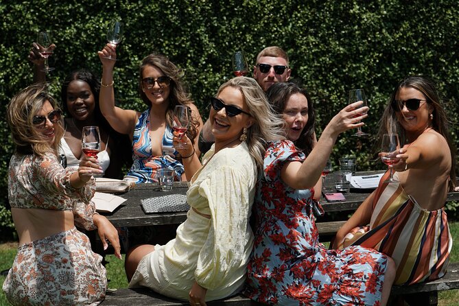 Laid back, Yarra Valley Wine Tour: Wine, Cider, Gin, Beer + Choc - Acoustic guitar and the social side of the day