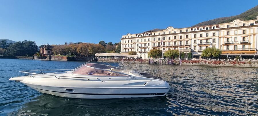 Lake Como: Shared Boat Tour with Prosecco Aperitif - The audio guide and the live skipper
