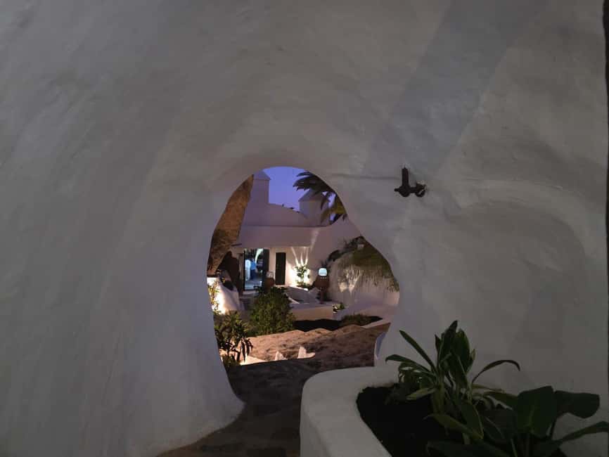 Lanzarote: Evening Tapas, Winery & Lagomar Experience - Small details that make the evening easier