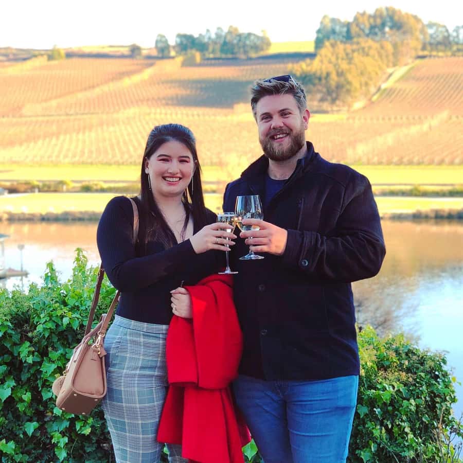 Launceston: Tamar Valley Wine Tour with Lunch - Buying bottles and shipping wine home