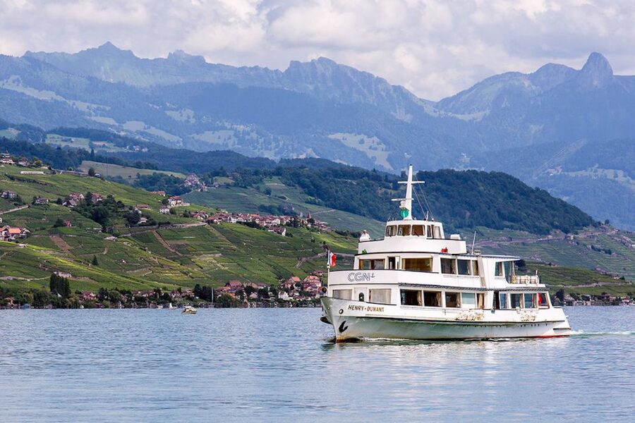 Lausanne: 2-Hour Lake Geneva Cruise Along Lavaux Vineyards - A local wine, but no included meal