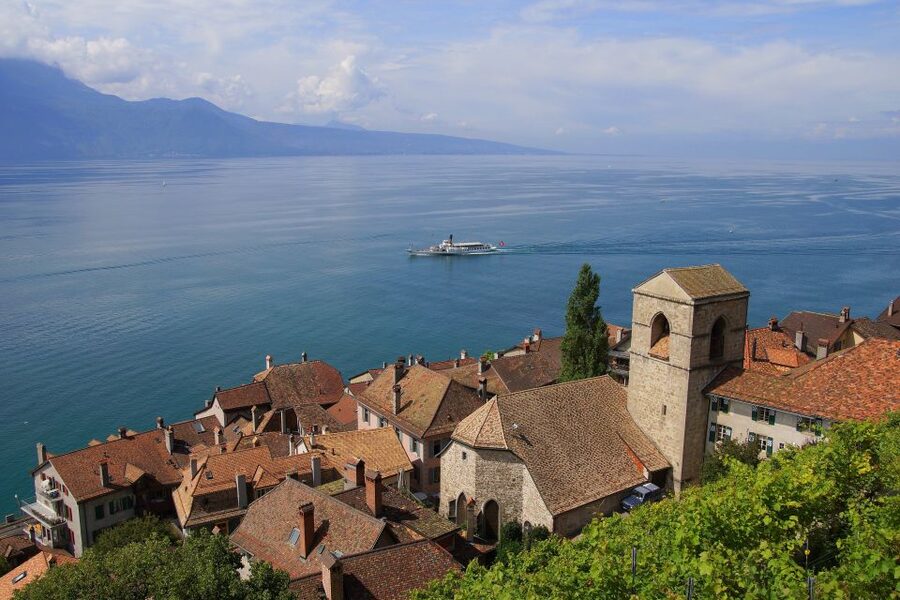 Lausanne: 2-Hour Lake Geneva Cruise Along Lavaux Vineyards - Using the CGN Tours audio app