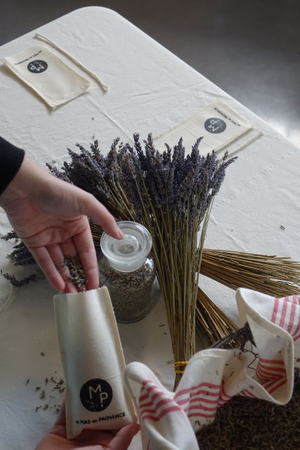 Lavender Field & Distillery Tour between Nimes & Arles - Is one hour enough?