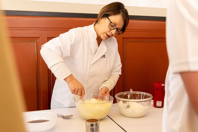 Learn to Make Pasta & Tiramisu with Wine and Limoncello Included - What makes the teaching work