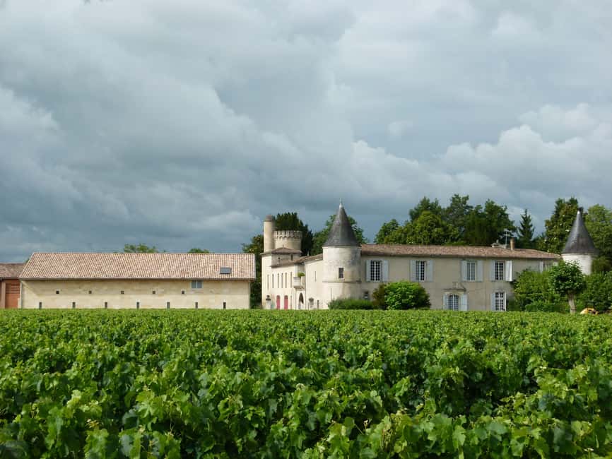 Libourne: Winery Tour with Wine and Chocolate Tasting - A family château with a useful sense of place