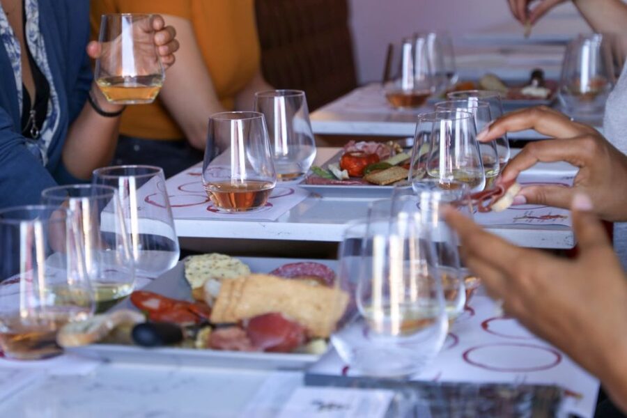Lisbon: Portuguese Wine and Cheese Tasting with Lunch - Who should book it