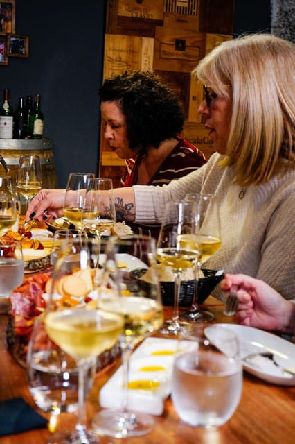 Lisbon: Premium Wine and Tapas Tasting Session - Why small producers matter here