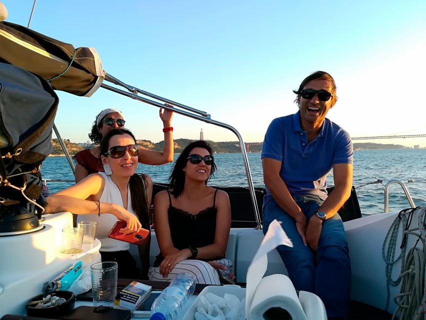 Lisbon: Sailing Tour with Wine and Snacks - Returning past the Monument to the Discoveries