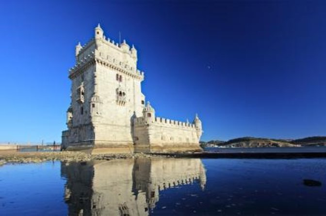 Lisbon Sunset Sailing Tour with White or Rosé Wine and Snacks - Key points at a glance
