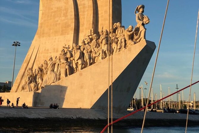Lisbon: Sunset Sailing with Portuguese Wine and History - Portuguese wine, blankets, and the social mood