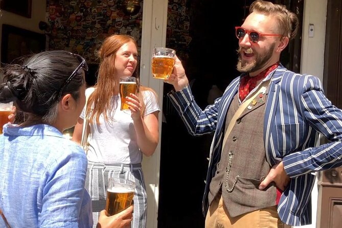 London Bike Tour: Landmarks, Secret Gems, Pub Stop & Street Art - The Lamb & Flag, a short and useful pub break