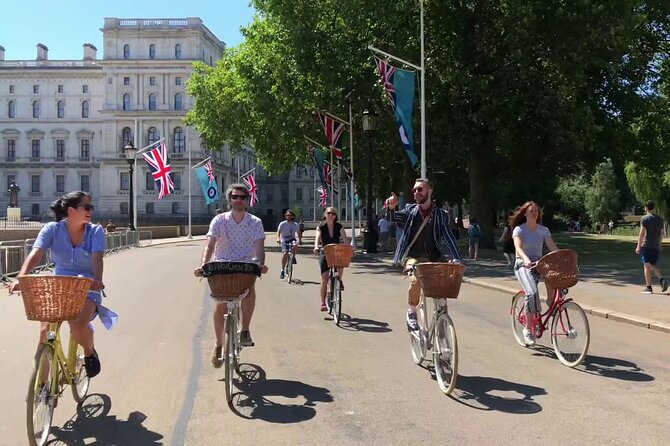 London Bike Tour: Landmarks, Secret Gems, Pub Stop & Street Art - The Thames route, Cleopatra’s Needle, and Big Ben overhead