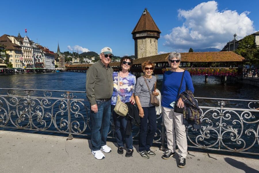 Lucerne: Walking and Boat Tour with Cheese & Wine Tasting - Swiss cheese and wine as the optional finish