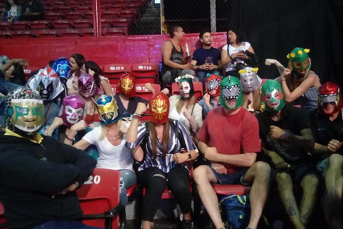 Lucha Libre Tour and Mezcal Tasting in Mexico City - What the night does particularly well
