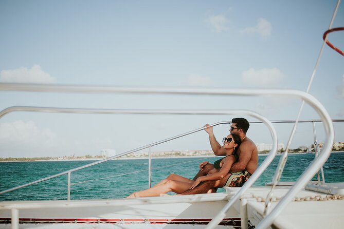 Luxury Champagne and Lobster Sail to Boca Catalina - Comfort, Music, and Time on the Water