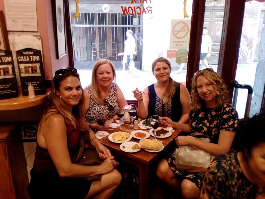 Madrid: Old Madrid Walking Food and Wine Tour - Carmen and the guide experience