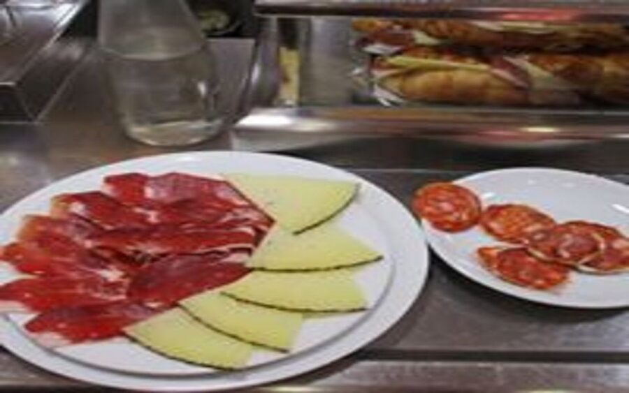 Madrid: Old Madrid Walking Food and Wine Tour - Who should book, and who should skip it