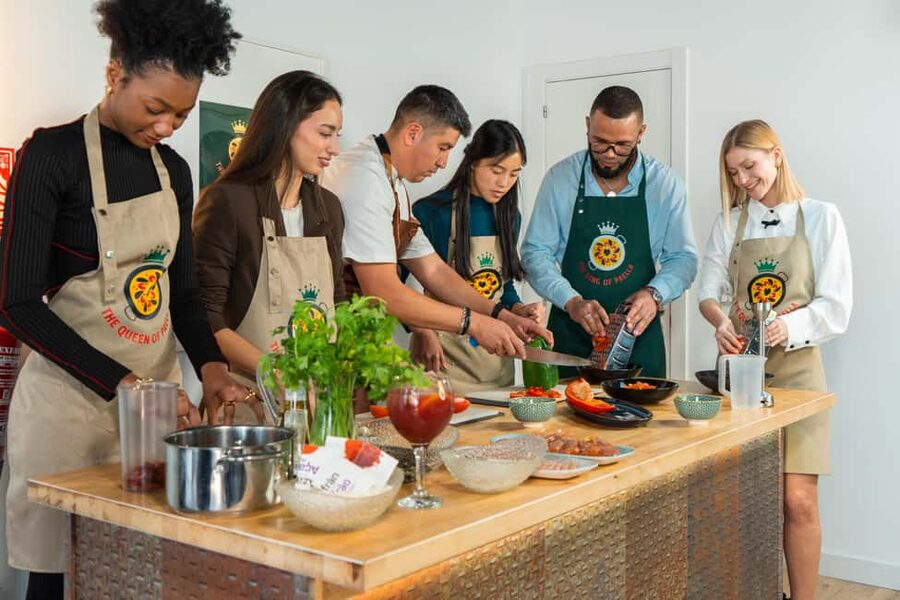 Madrid: Paella & Sangria Classes – Seafood, Chicken or Vegan - What the $100 price includes