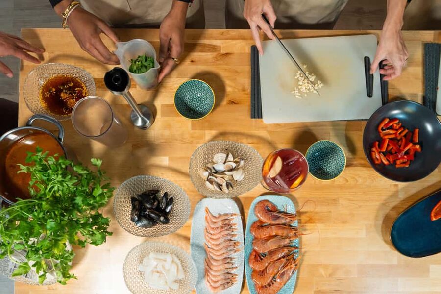 Madrid: Paella & Sangria Classes – Seafood, Chicken or Vegan - Practical details that affect your day