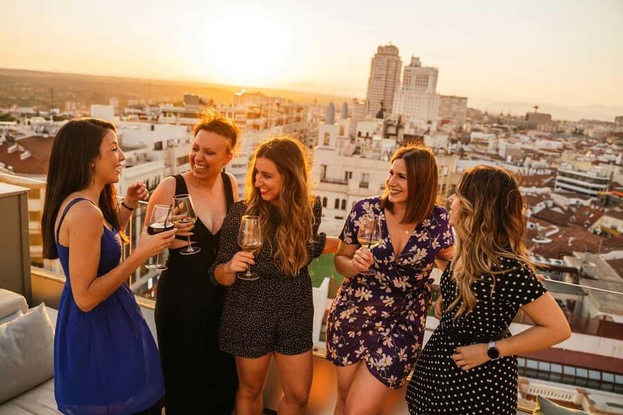 Madrid: Tapas & Wine Tour with Visit to a Rooftop - Madrid by bar stool, from Tirso de Molina to Gran Vía